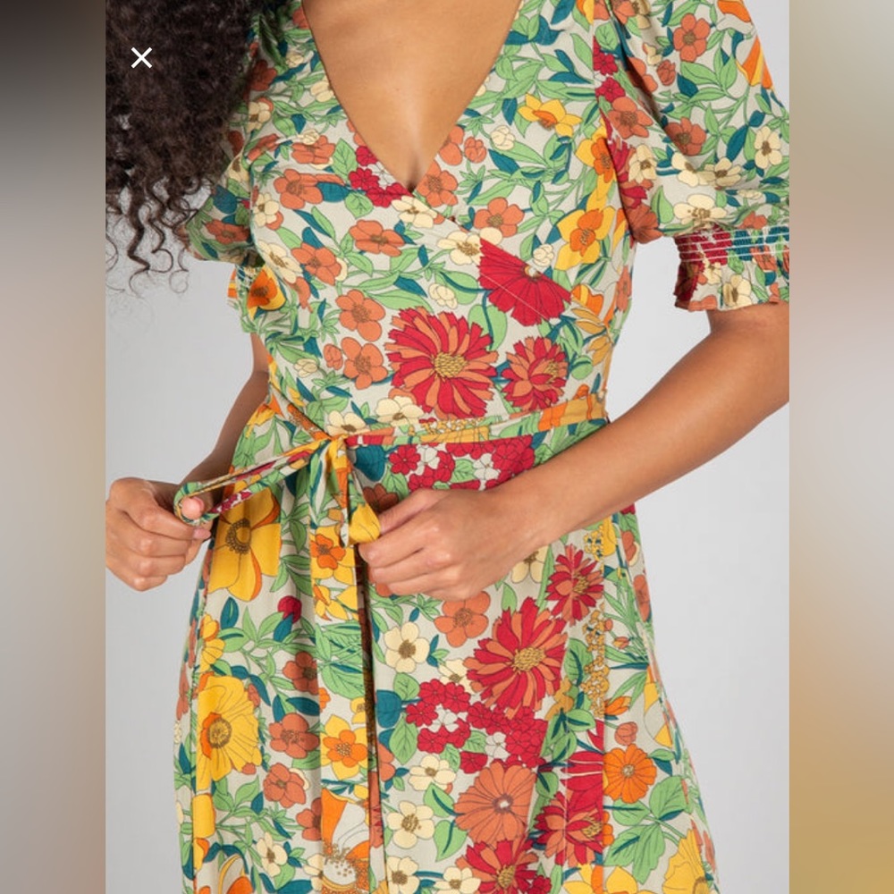 NWT-natural life Short Sleeve Wrap Midi Dress